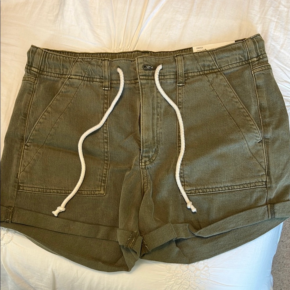 American Eagle Outfitters Green Cargo Shorts Relaxed Fit